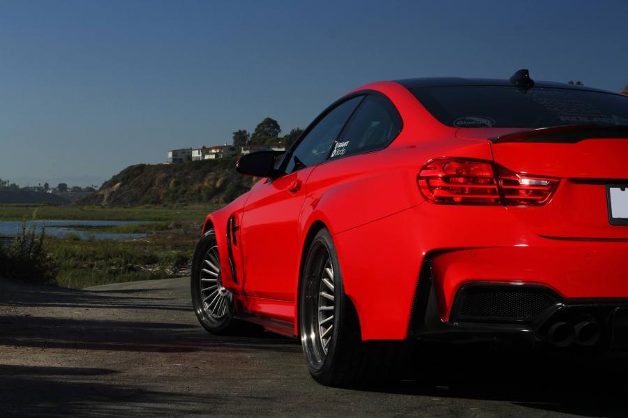 BMW M4 GTRS4 Wide Body by Vorsteiner 2016 года  (фото 6 из 15)